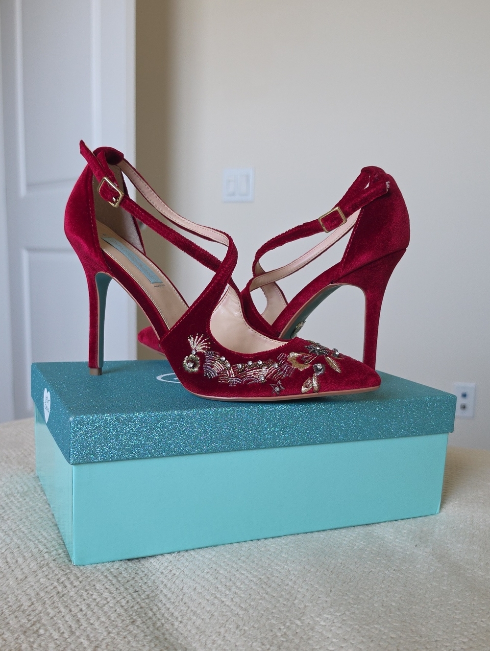 Betsey Johnson Skye Burgundy Red Velvet Heels Size 9.5 Red Wedding Heels - Picture 3 of 13